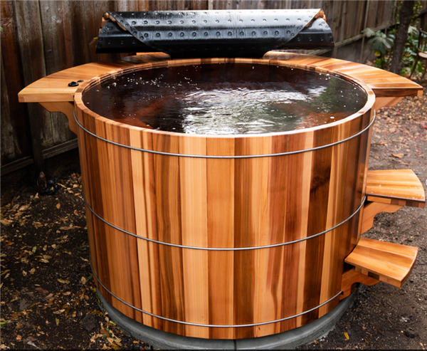 Western Red Cedar Deluxe Round Hot Tub